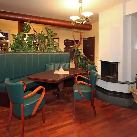 Gasthuis Sur La - Garni 3*